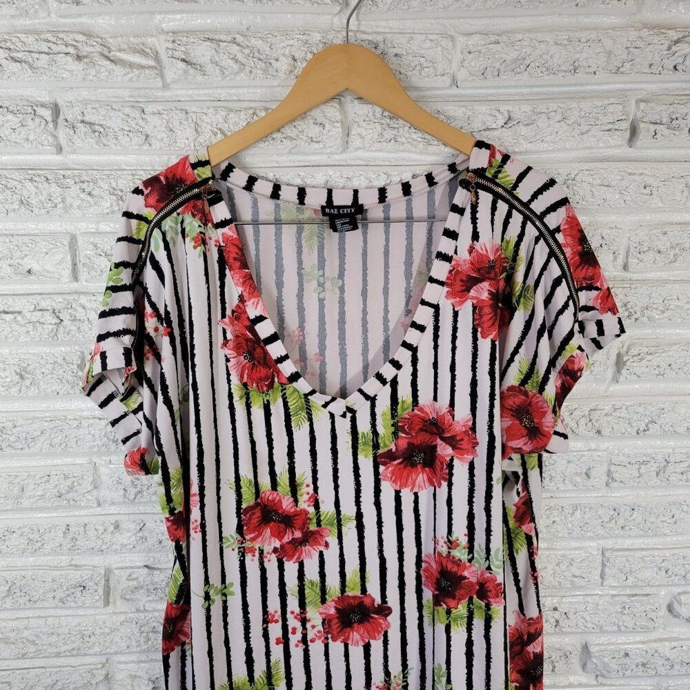 Bae City 3X Plus Red Stripe Floral T-Shirt Zip Shoulder V-Neck Jersey FLO296E - Picture 3 of 9